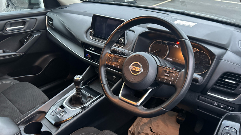 Nissan Qashqai 1.3 DiG-T MH Acenta Premium 5dr Petrol Hatchback